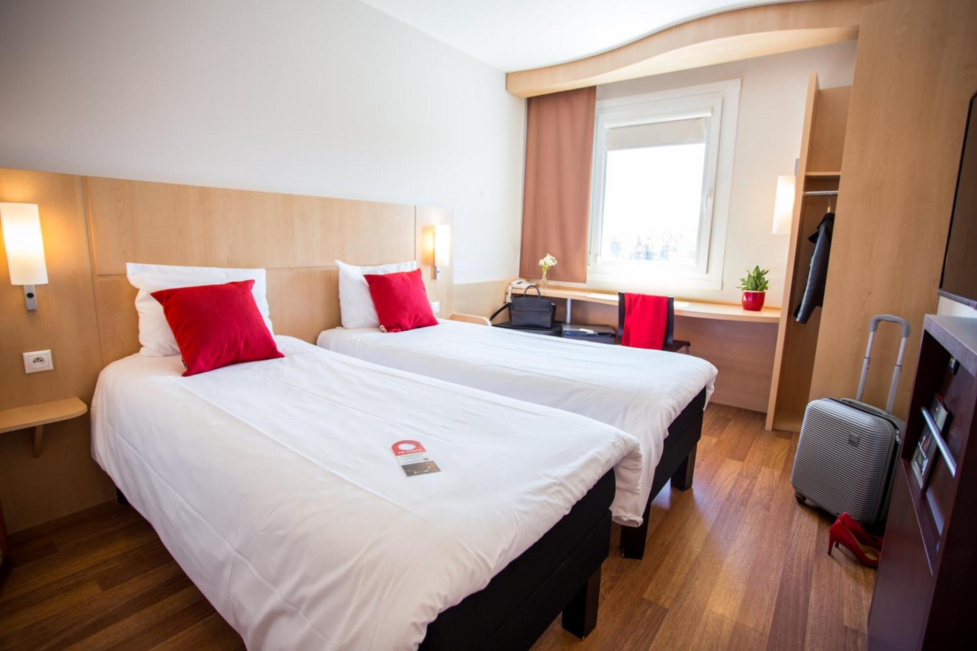 Ibis Hotel Plzeň Esterno foto